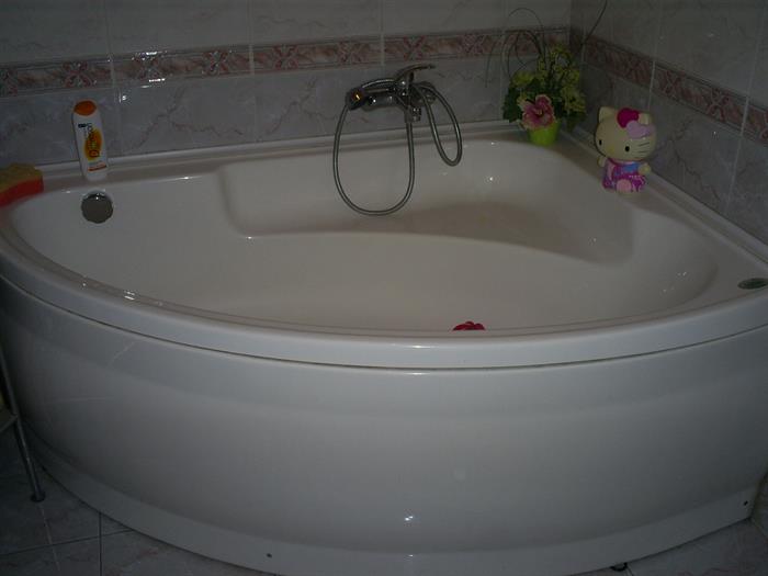 Vasca Da Bagno Ad Angolo.Vasca Da Bagno Ad Angolo Su Portobello It Arredamento Casa